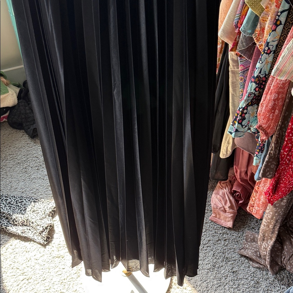 Chic Strapless Black Dress David’s Bridal - Picture 4 of 4